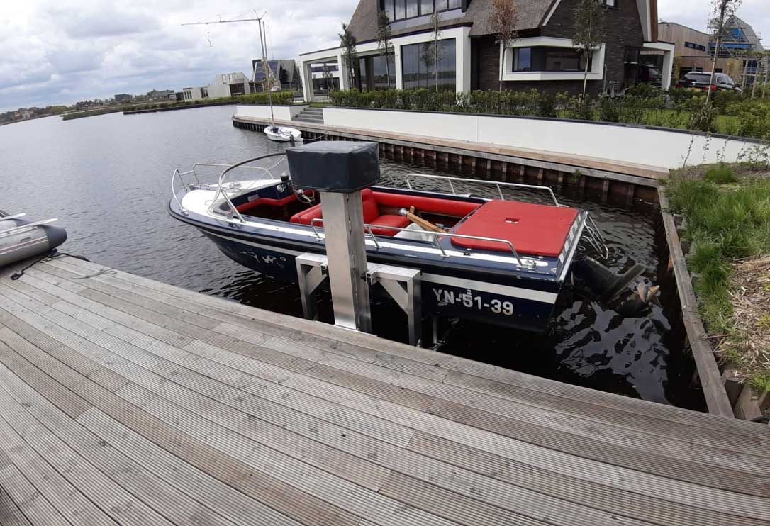 Bootlift voor een sloep | DutchBoatHouse