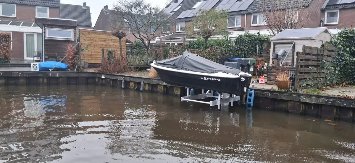 Bootlift, project Kadelift in Grou – 750 kg hefvermogen