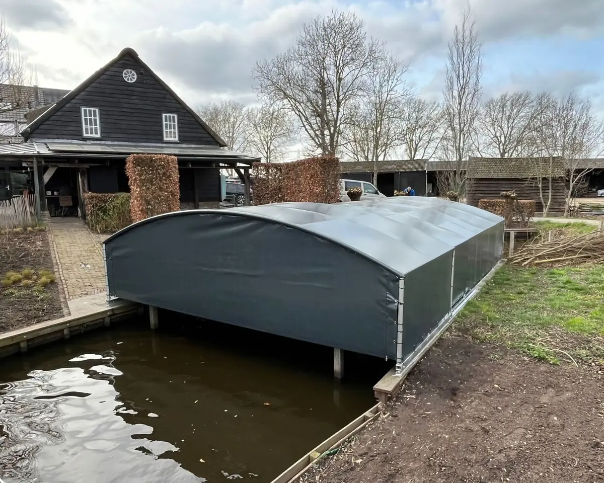 Bootoverkapping, project Bootoverkapping Wal-Wal met kanolift in Bleskensgraaf