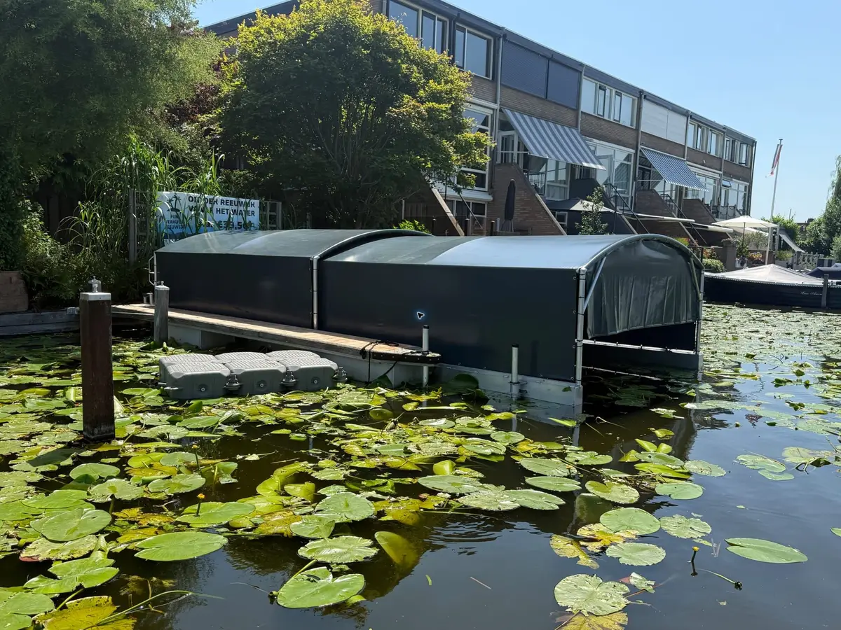Bootoverkapping Drijf-Drijf met vingerpier in Reeuwijk – foto 1