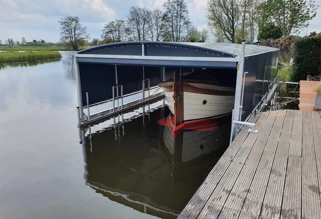 Bootoverkapping, project Bootoverkapping Drijf-Drijf in Giessenburg – 9 x 3,5 meter – foto 1