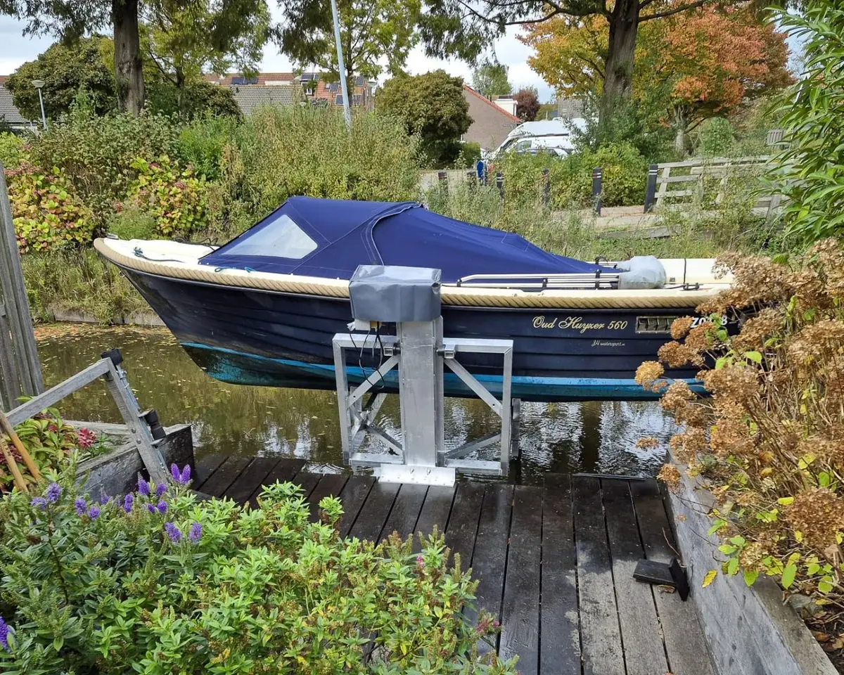 Bootlift, project Kadelift in Oostzaan – 1.000 kg hefvermogen