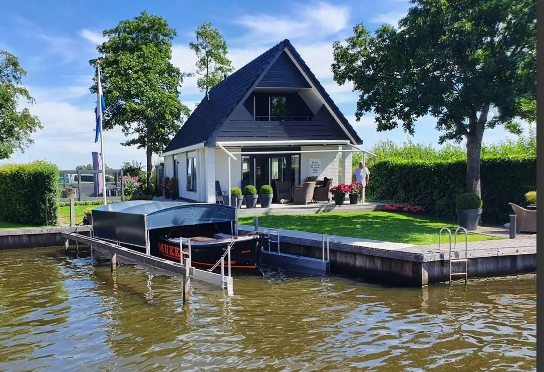 Bootoverkapping, project Bootoverkapping Drijf-Drijf in Grou – 8 x 3 meter, invaarhoogte 1,5 m