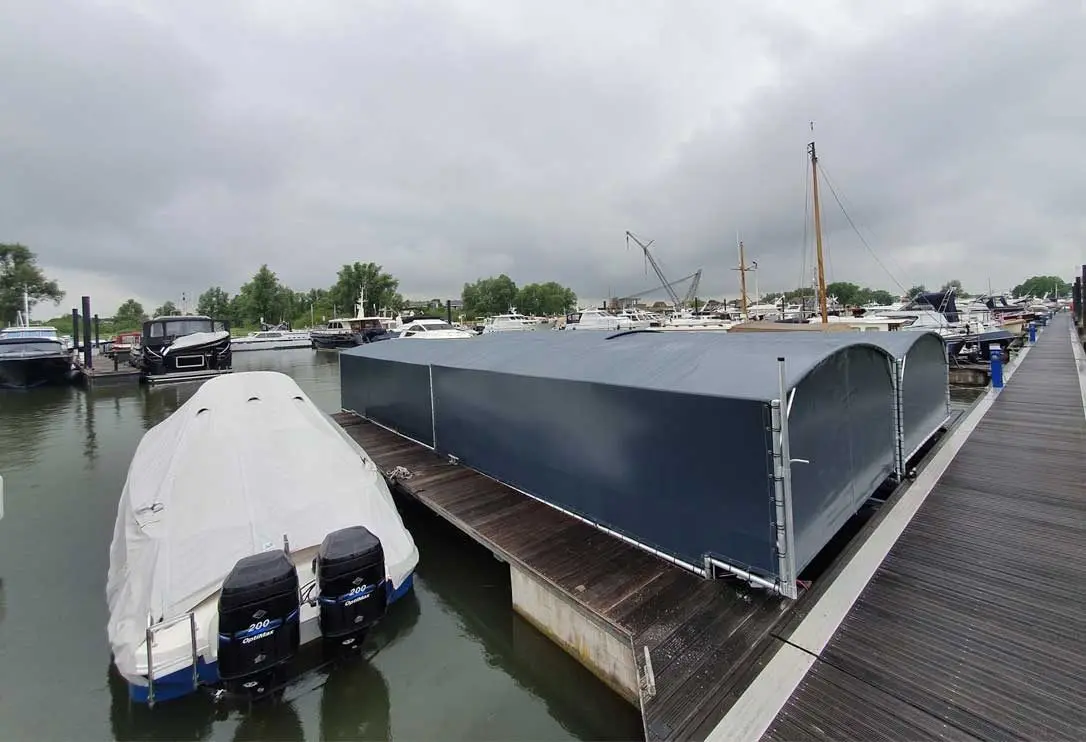 Bootoverkapping, project 3 bootoverkappingen Drijf-Drijf voor Sleeuwijk Yachting
